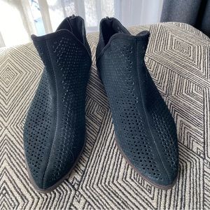 Kelsi Dagger black laser cut flat heel booties size 8.5